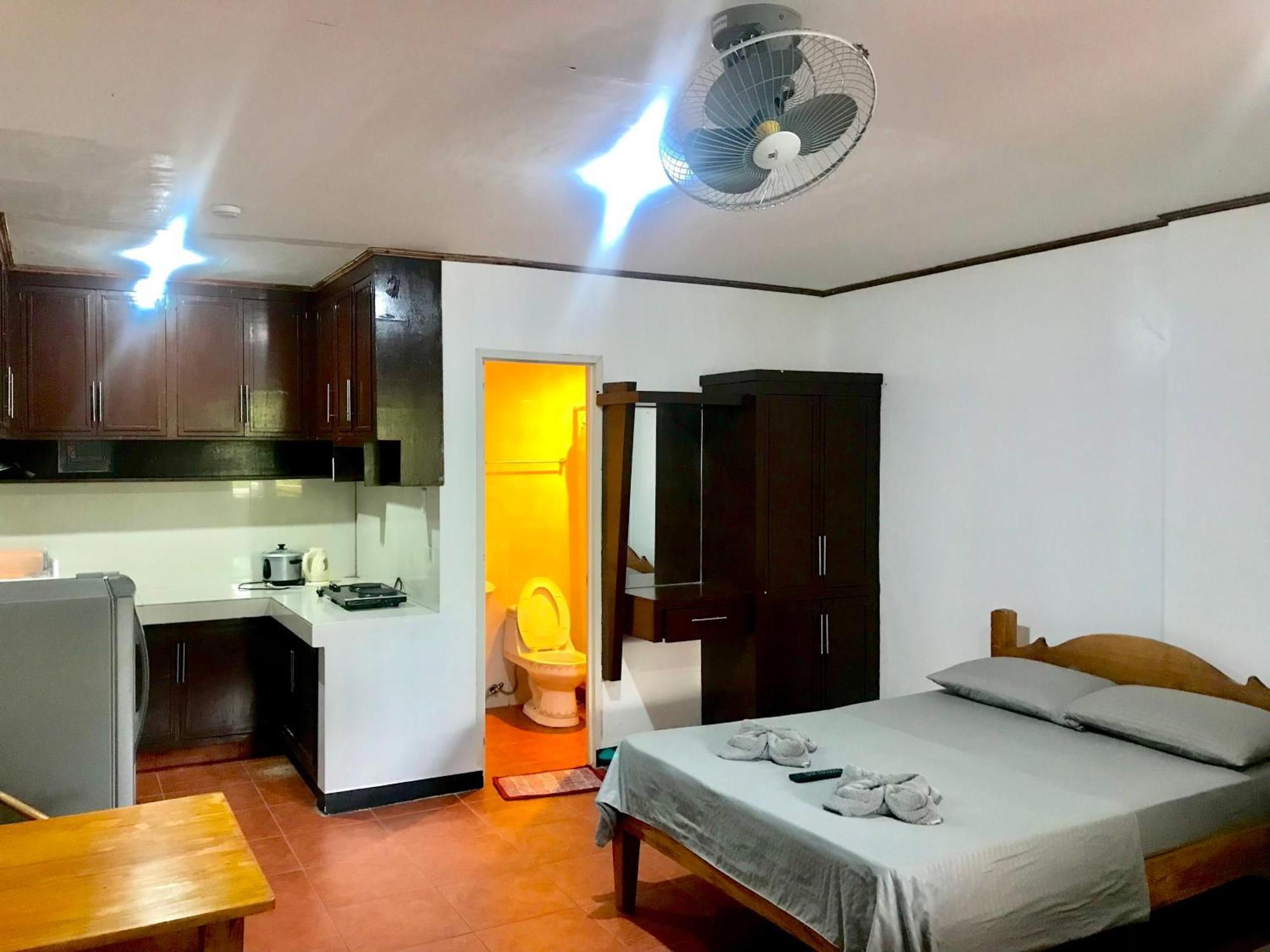 Badladz Staycation Condos Puerto Galera Luaran gambar