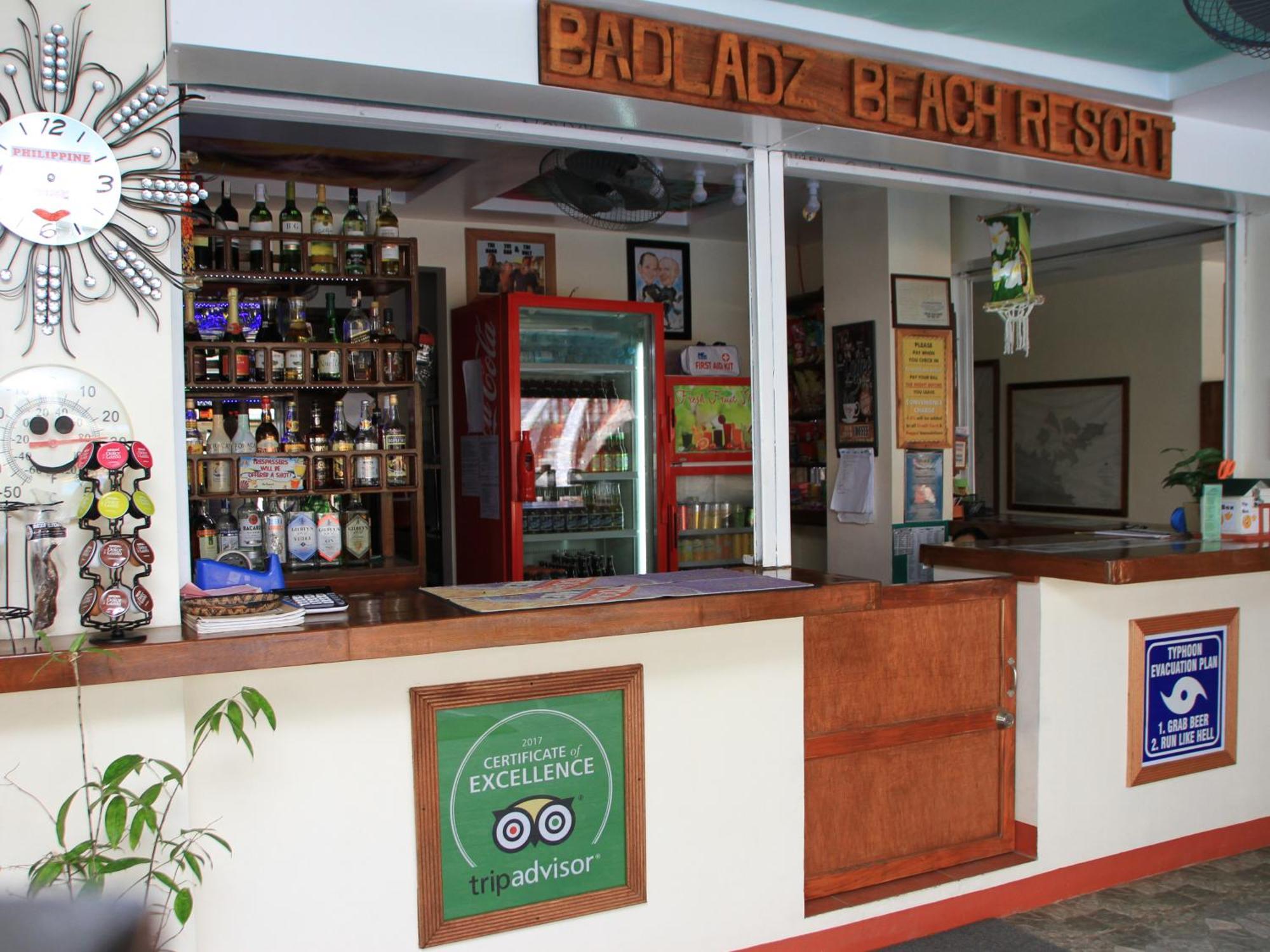 Badladz Staycation Condos Puerto Galera Luaran gambar