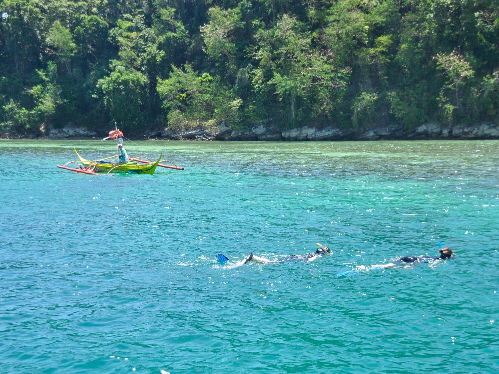 Badladz Staycation Condos Puerto Galera Luaran gambar